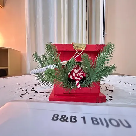 A 1 Bijou Apartment *